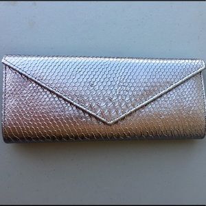 Aldo metallic snake-pattern clutch